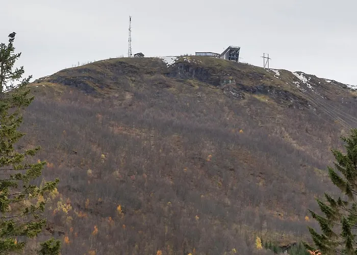 I Med En Fantastisk Utsikt Over Tromso Sentrum *